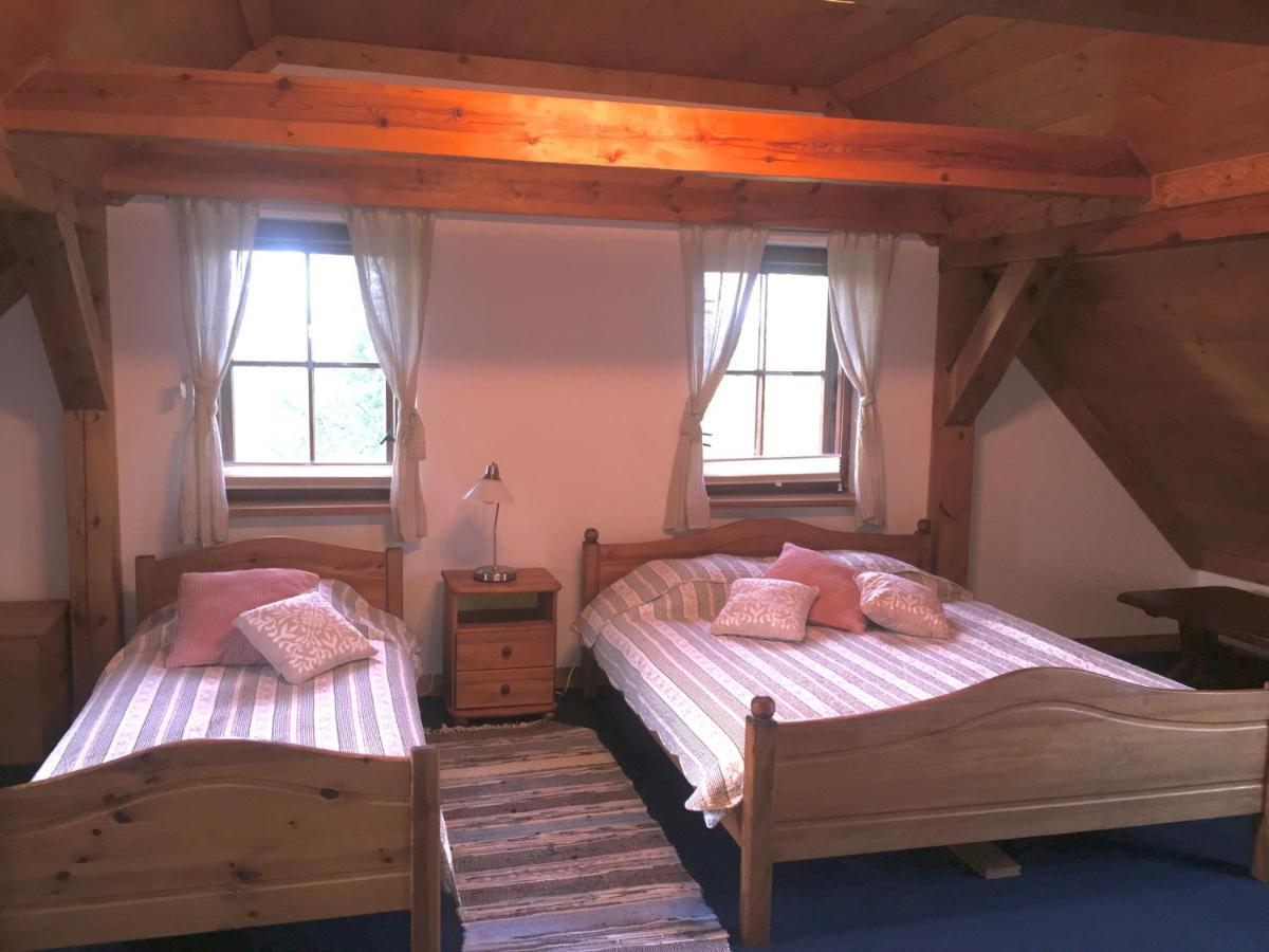 Mietkie Pole Villa Buitenkant foto